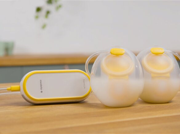Freestyle™ Hands-free double electric wearable breast pump Freestyle™ Hands-free double electric wearable breast pump
