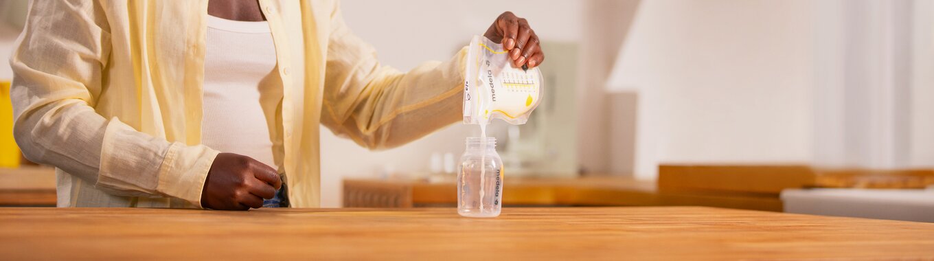 Easy Pour Breast Milk Storage Bags Medela Easy Pour Breast Milk Storage Bags - You can pour with just one hand