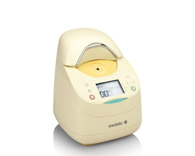 The Calesca Warming and Thawing Device from Medela.